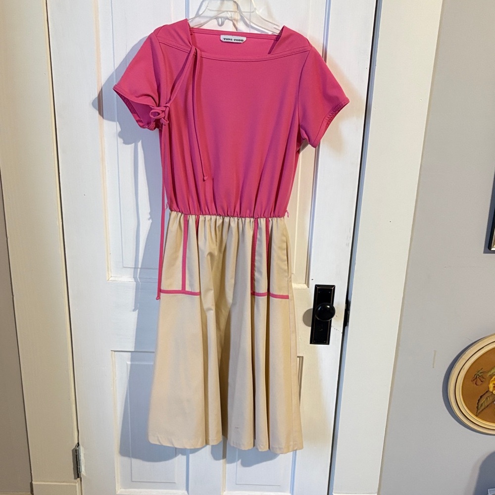VTG Toni Todd Elegant Pink and Cream Casual Dress‎